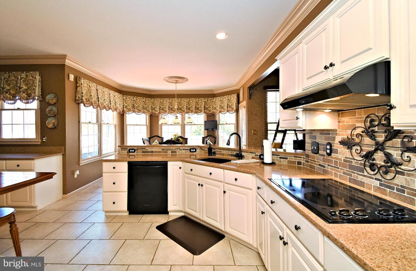 38 W Bellwood Drive photo 15