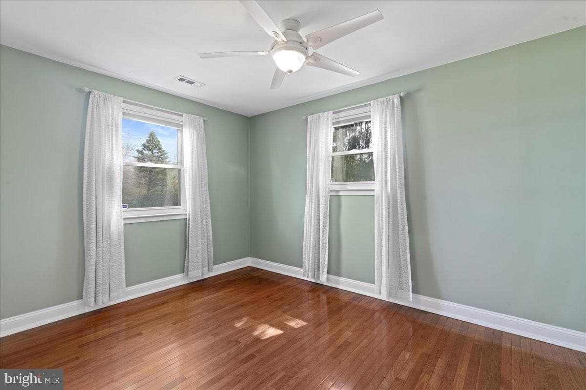 16 Dorothy Avenue photo 11