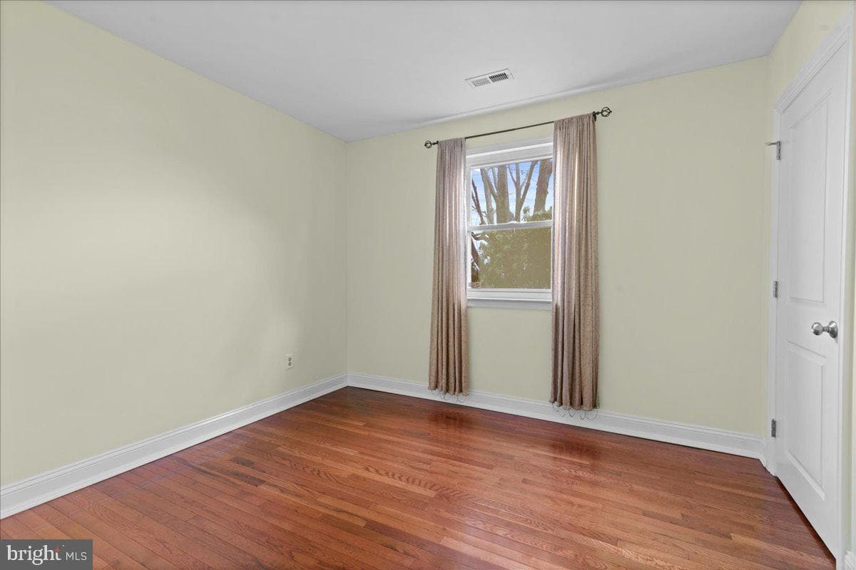 16 Dorothy Avenue photo 12