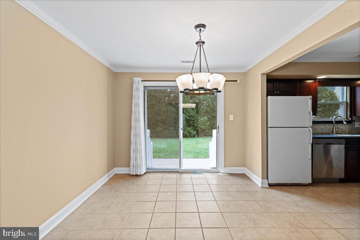 16 Dorothy Avenue photo 6