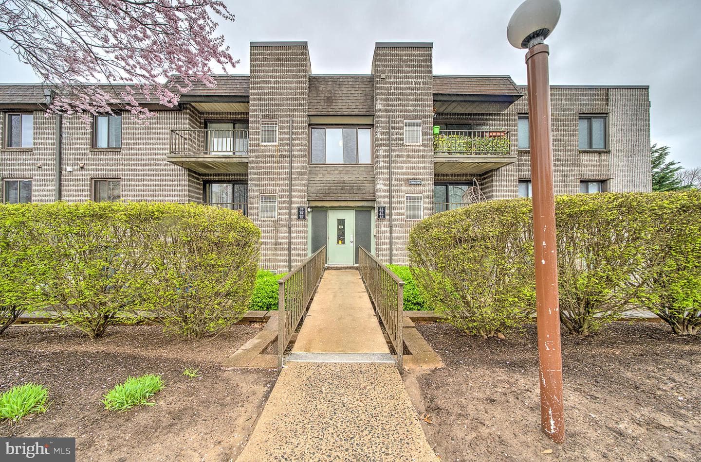 15 Sunbury Court photo 28