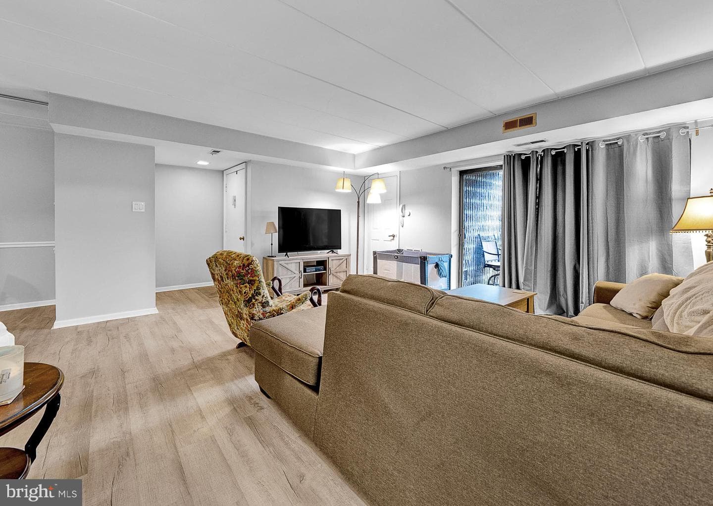 15 Sunbury Court photo 4