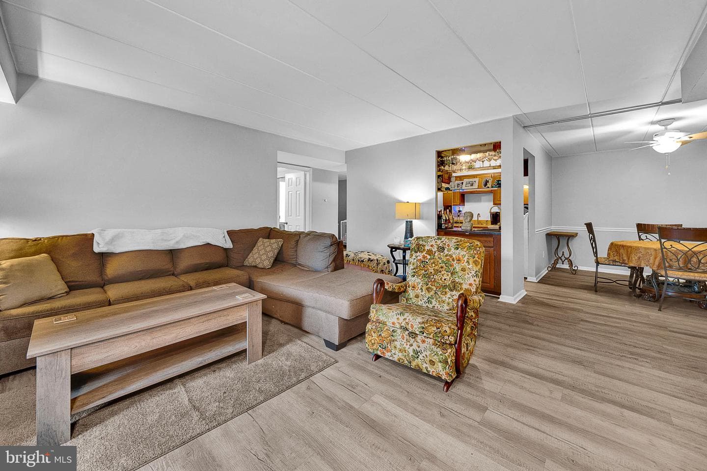 15 Sunbury Court photo 5