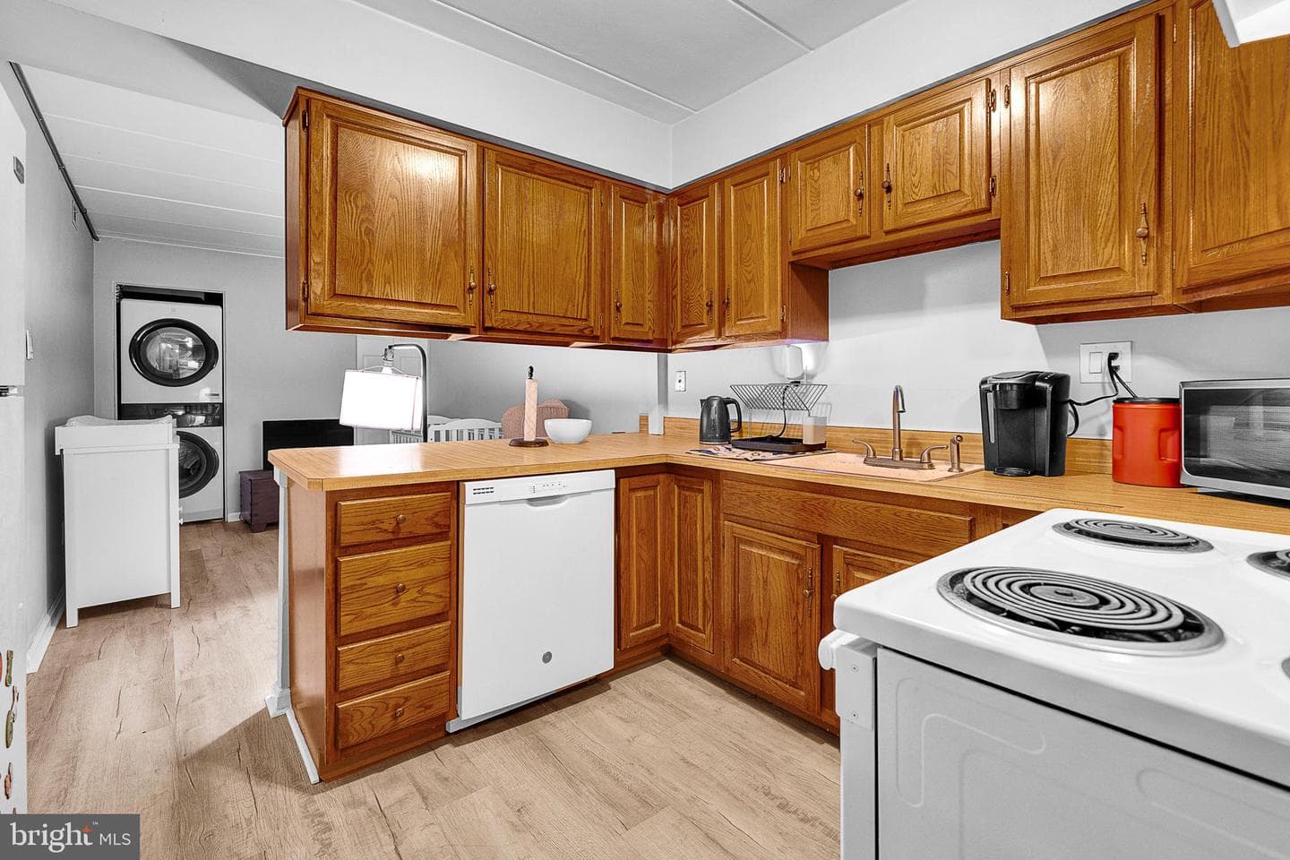15 Sunbury Court photo 6