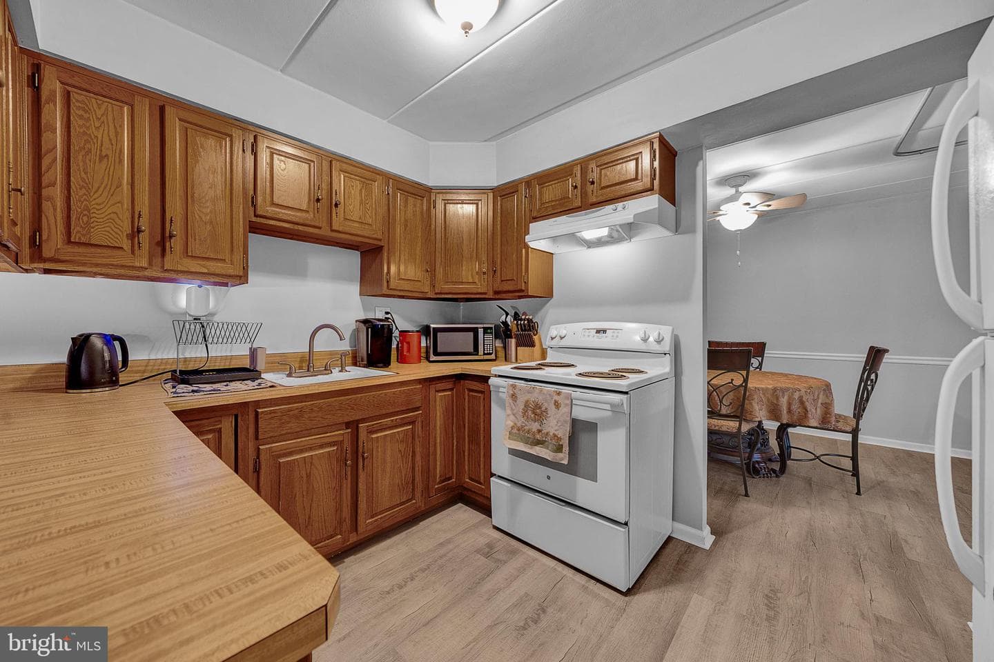 15 Sunbury Court photo 9