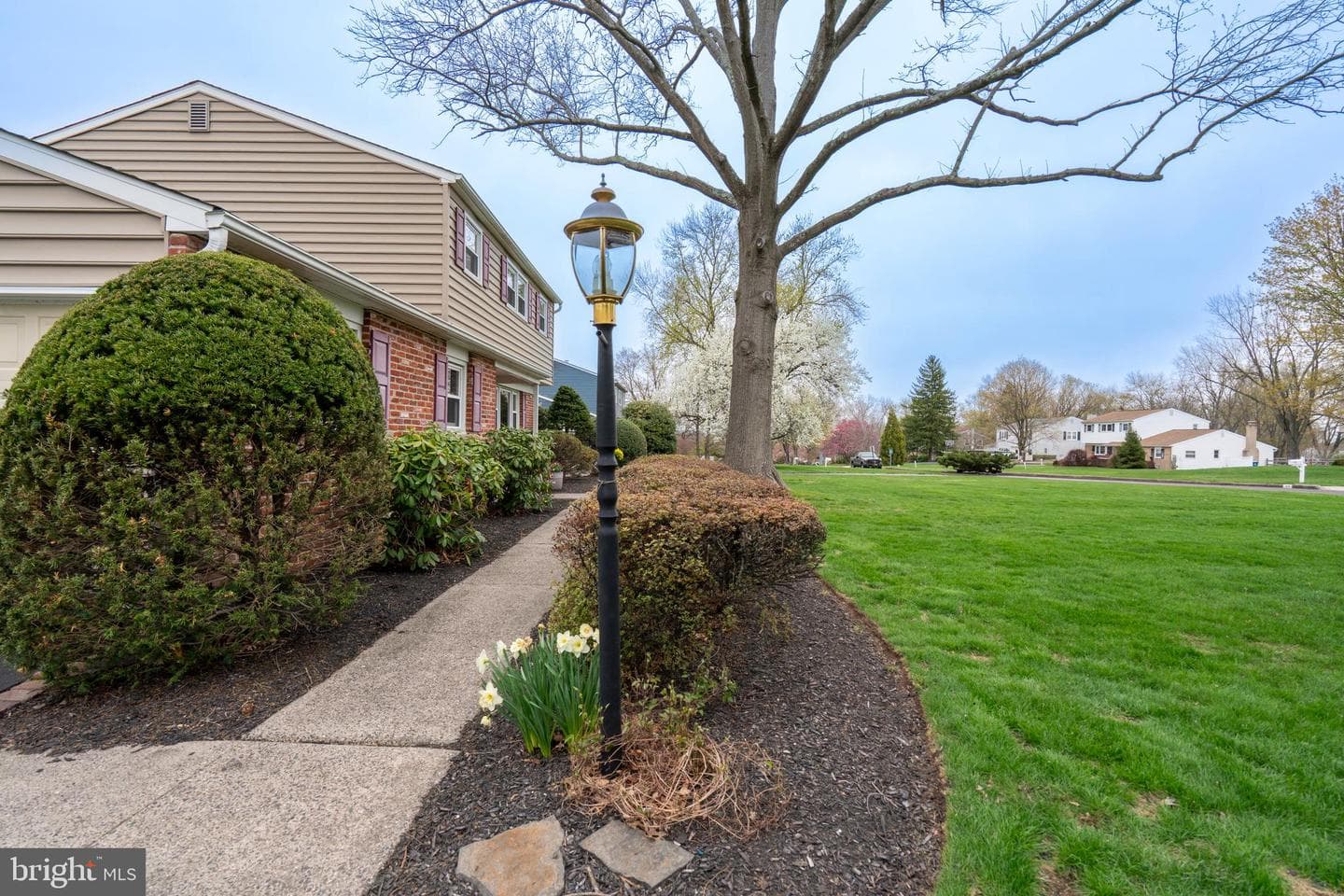 48 Hickory Lane photo 5