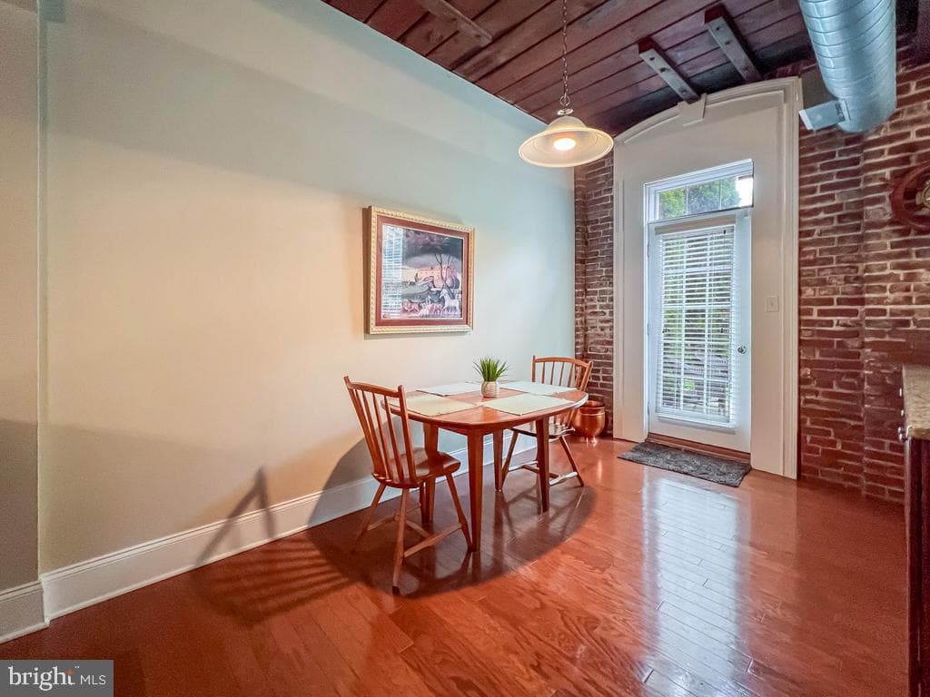 10 Watson Mill Lane photo 13