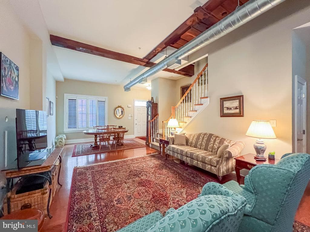 10 Watson Mill Lane photo 5