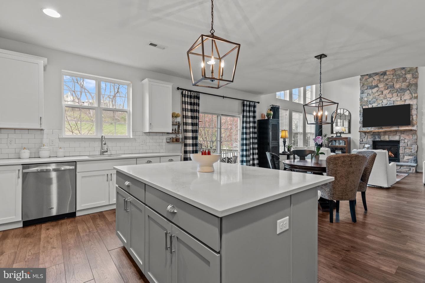 400 Hickory Drive photo 16