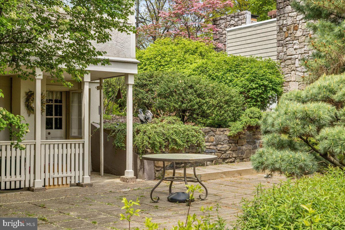364 W Court Street photo 10