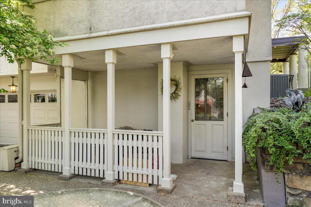 364 W Court Street photo 11