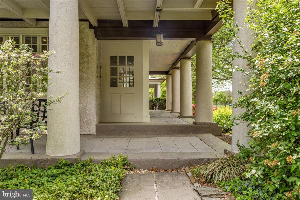 364 W Court Street photo 4
