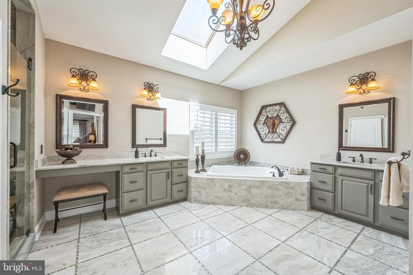 55 Woodside Lane photo 22
