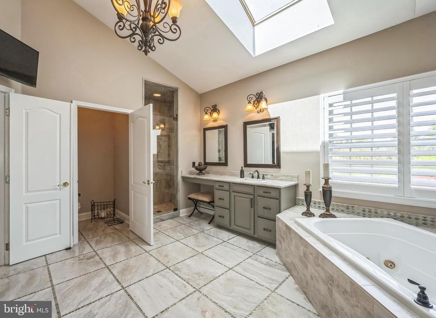 55 Woodside Lane photo 23