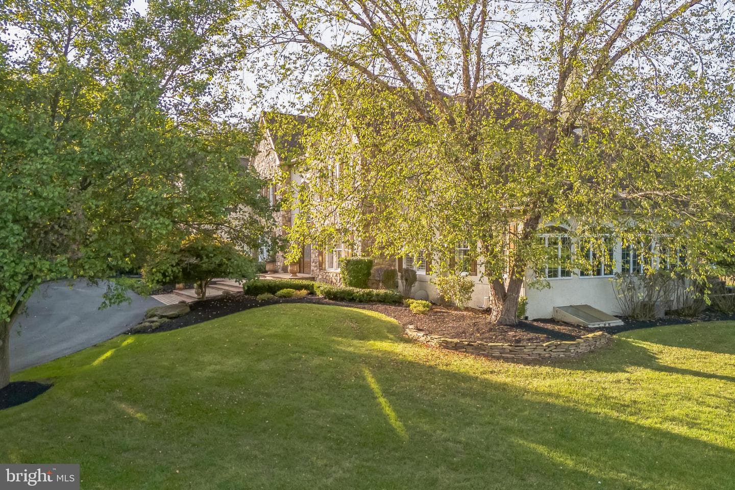 55 Woodside Lane photo 3