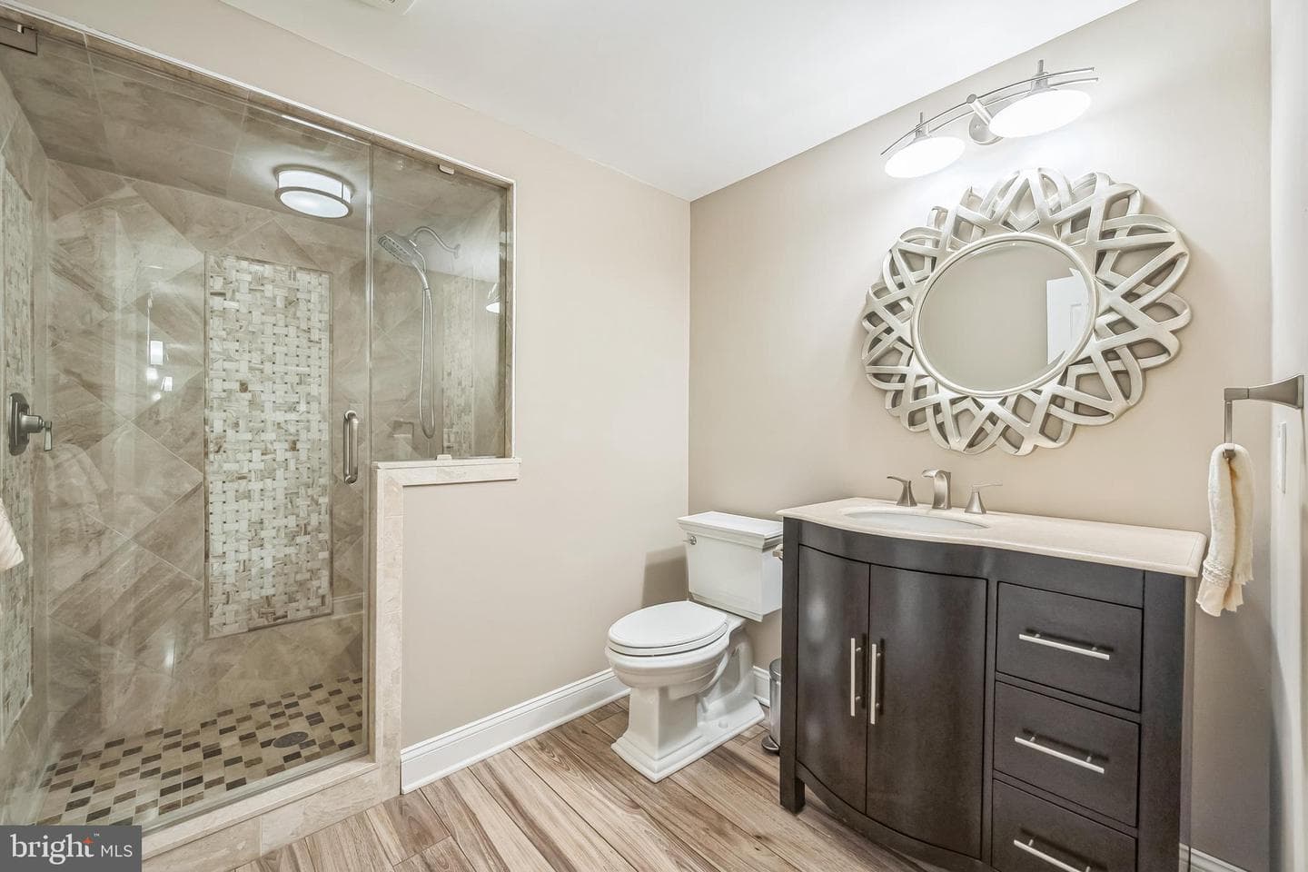 55 Woodside Lane photo 32