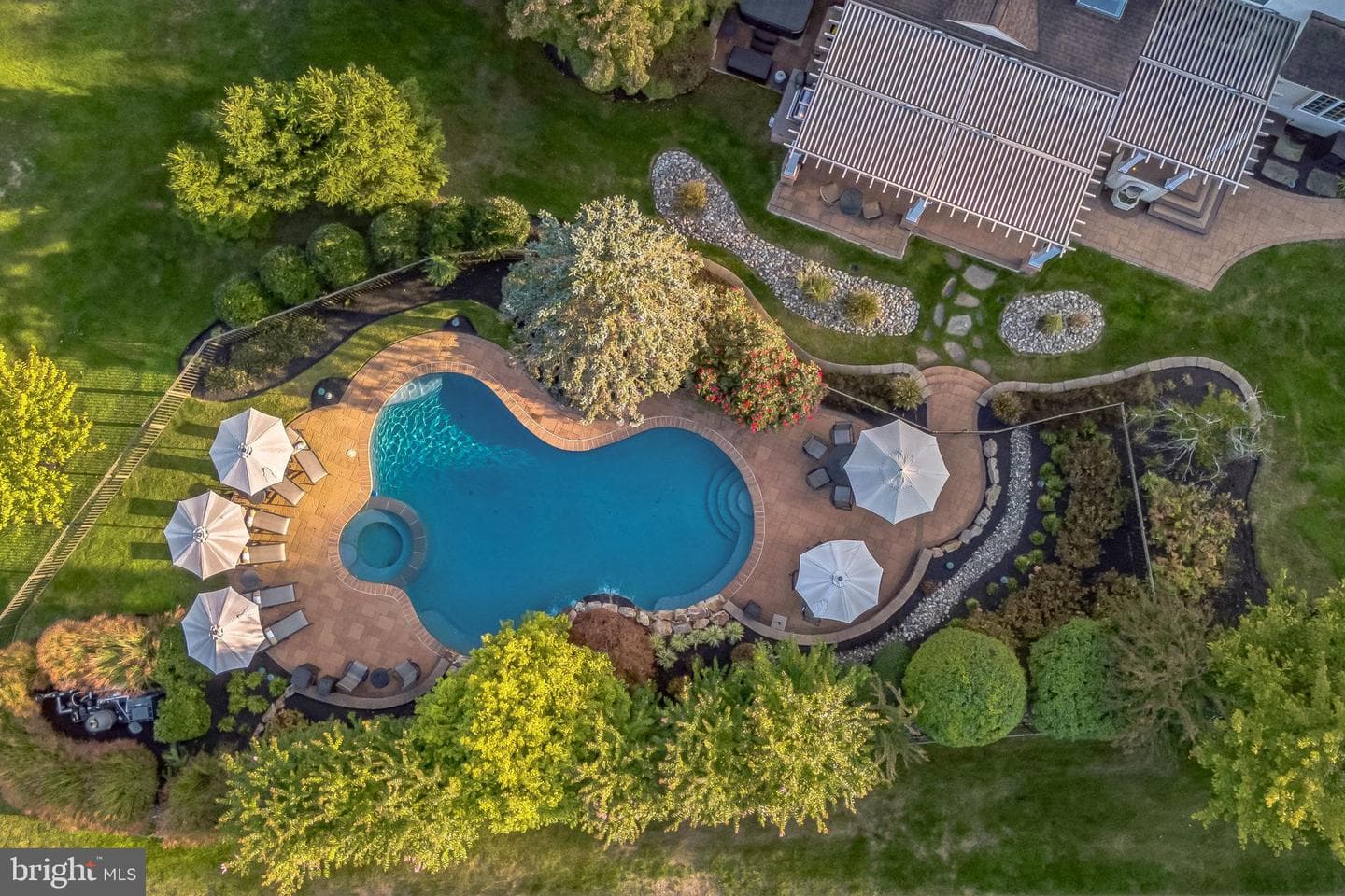 55 Woodside Lane photo 36