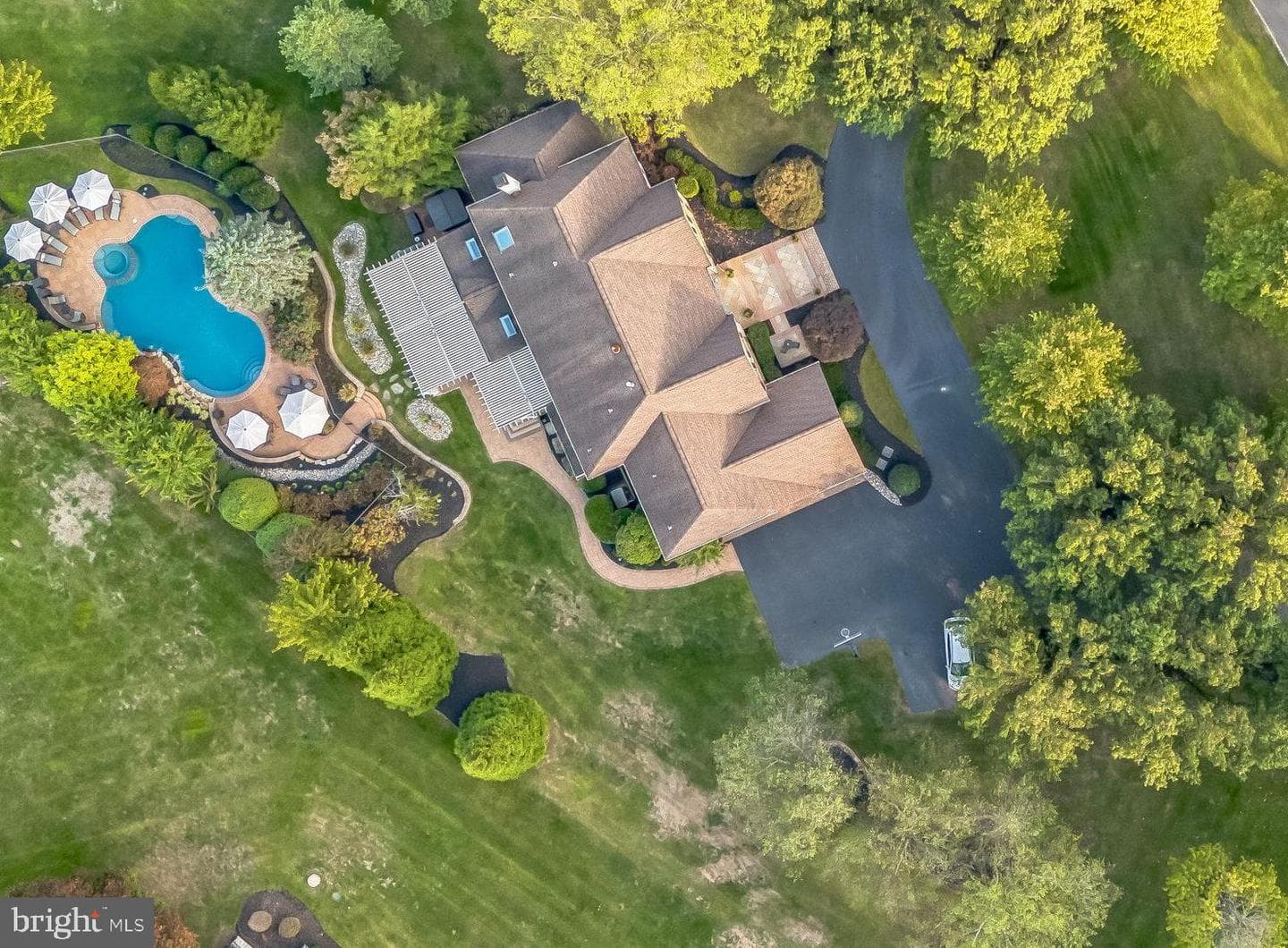55 Woodside Lane photo 42