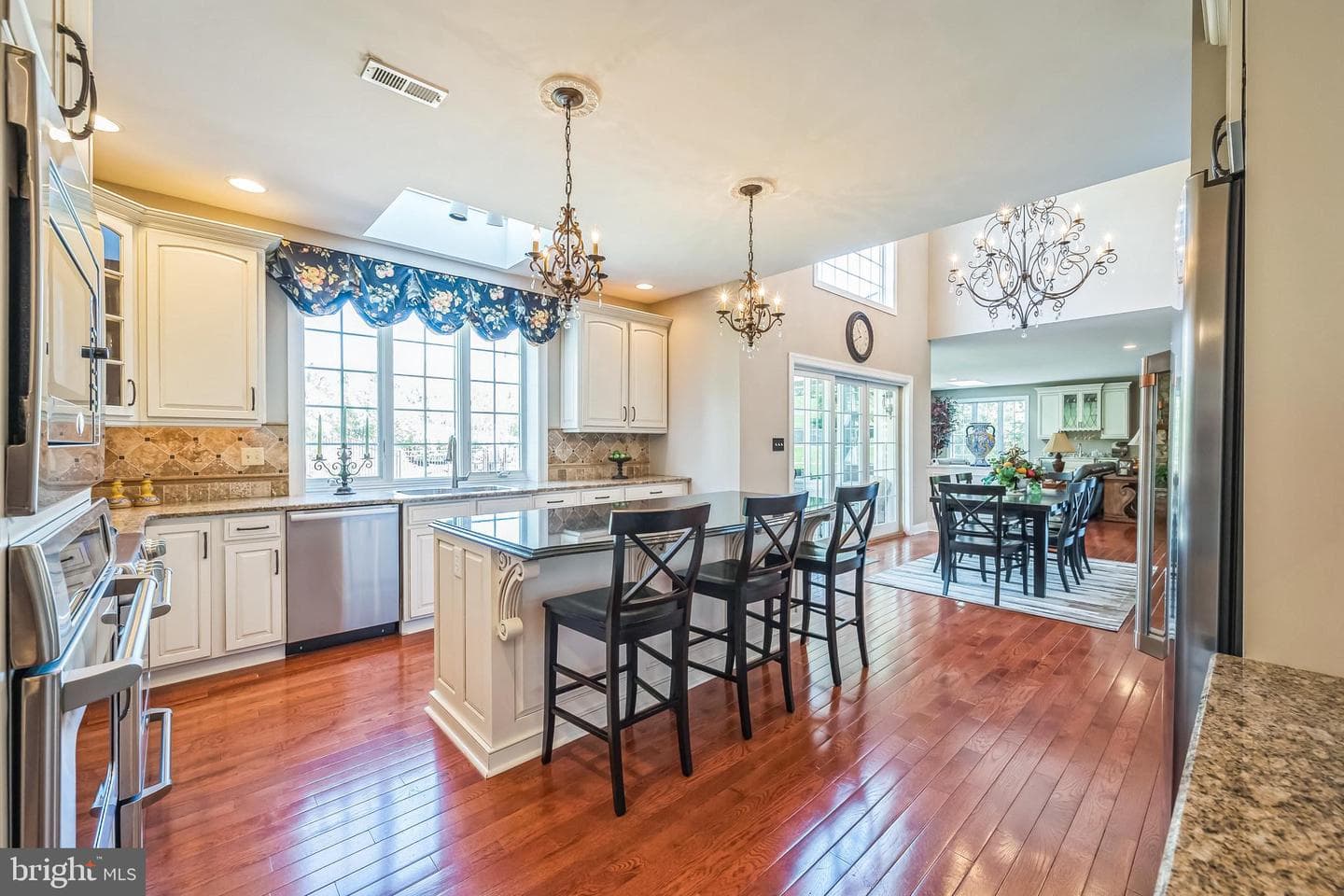 55 Woodside Lane photo 9