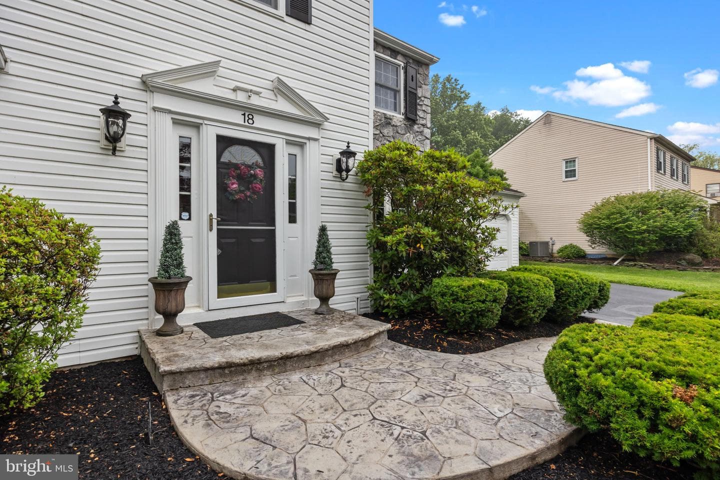 18 Treeline Drive photo 2