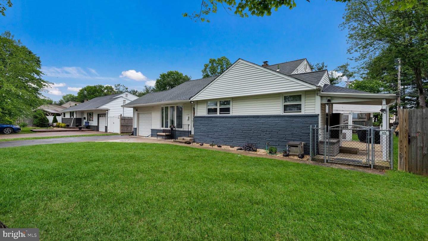 739 Cypress Road photo 3