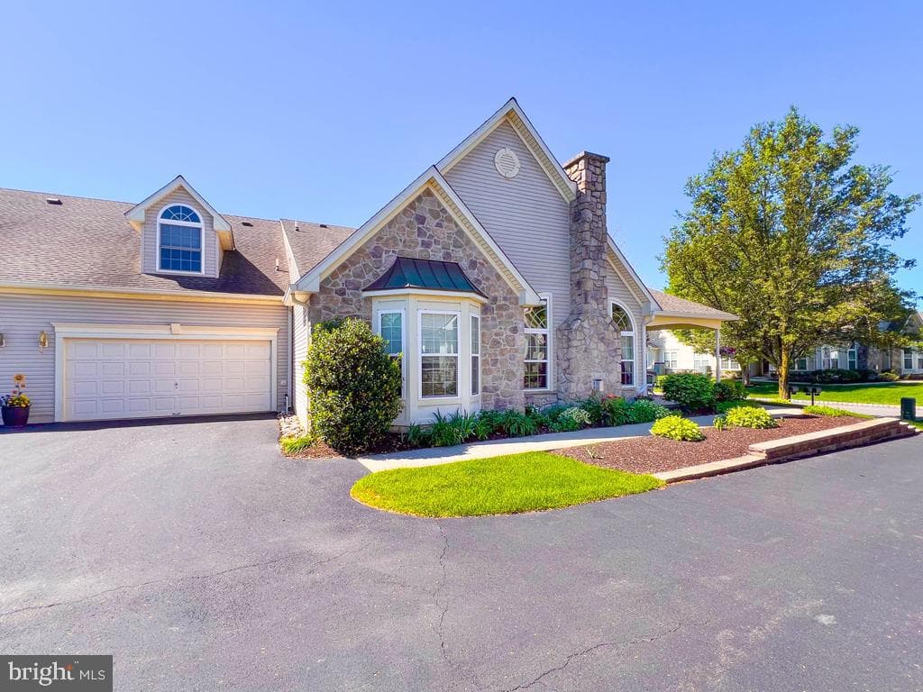 127 Shady Brook Drive photo 3
