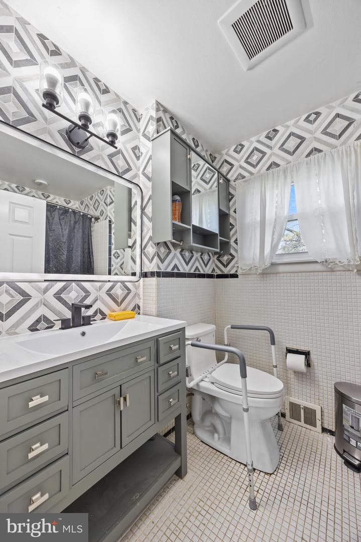 1023 Victoria Road photo 14