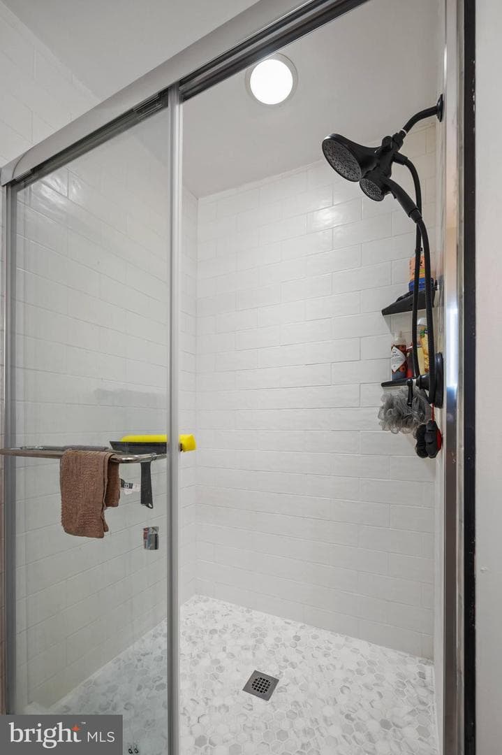 1023 Victoria Road photo 15