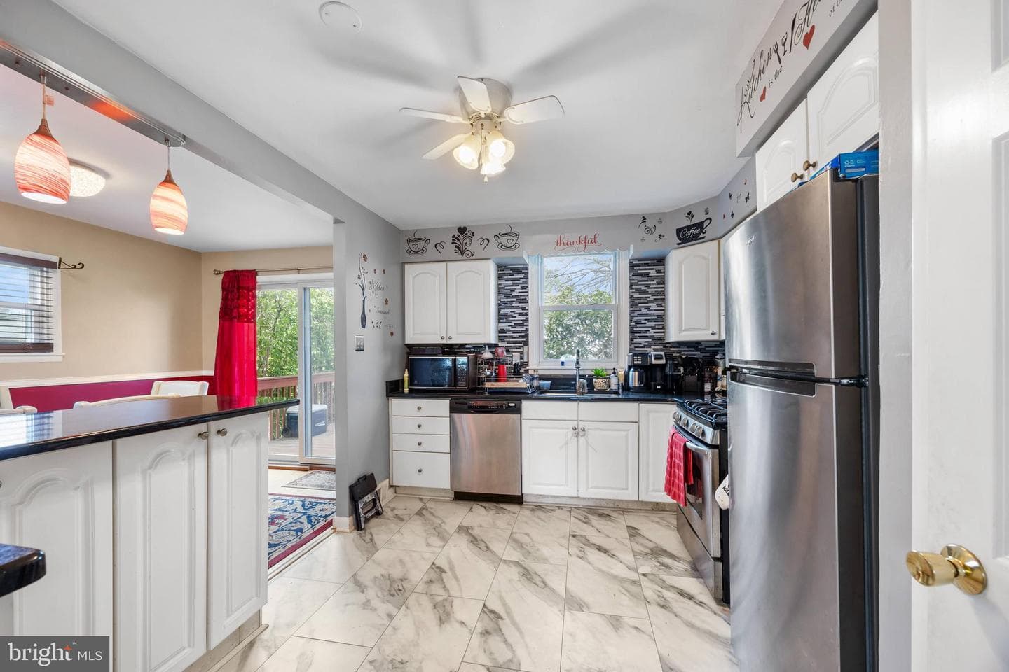 1023 Victoria Road photo 9