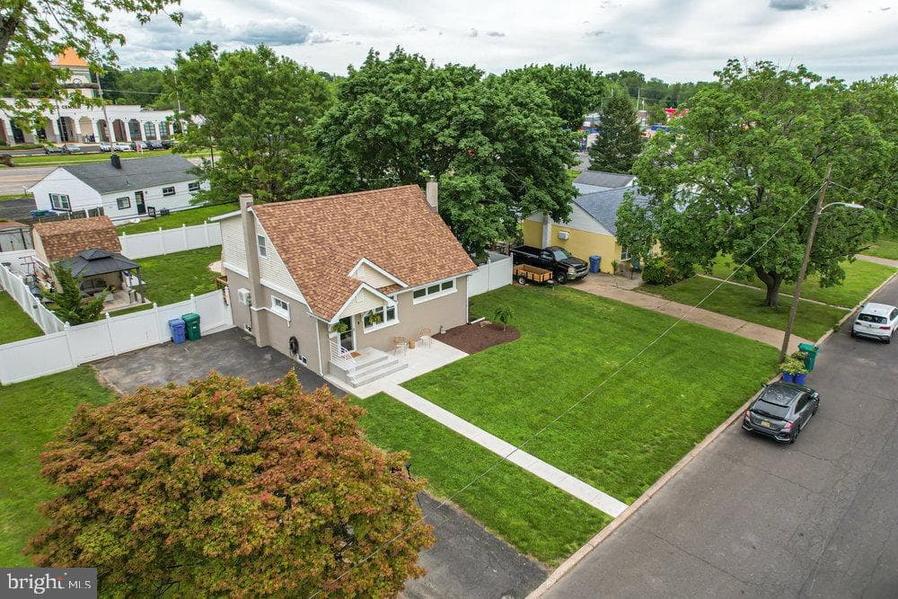 1304 Woodbine Avenue photo 36