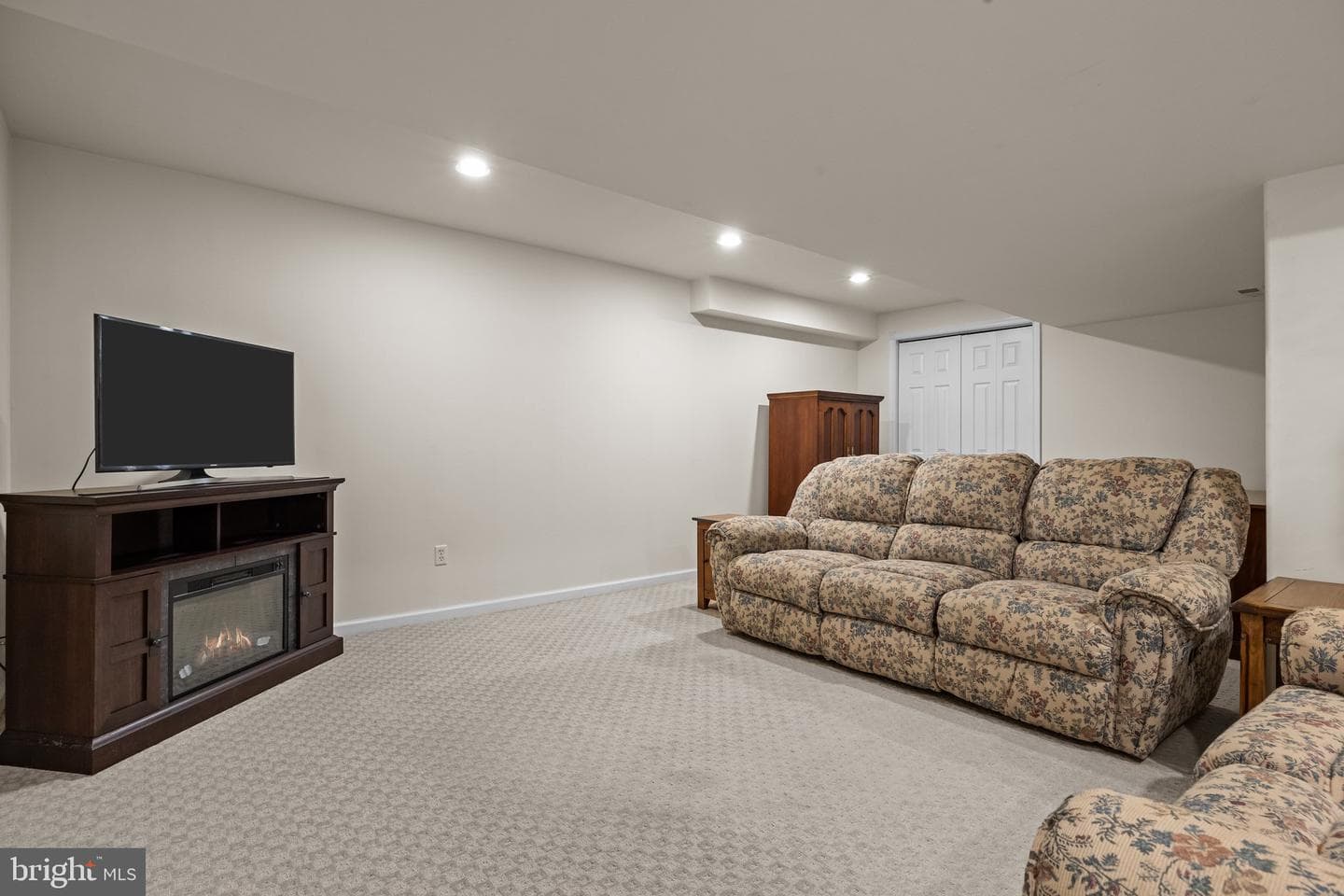 359 Cedar Avenue photo 33