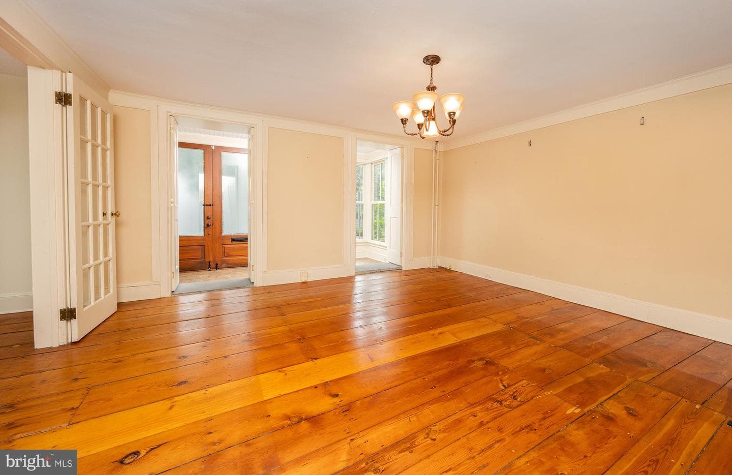69 E Oakland Avenue photo 10