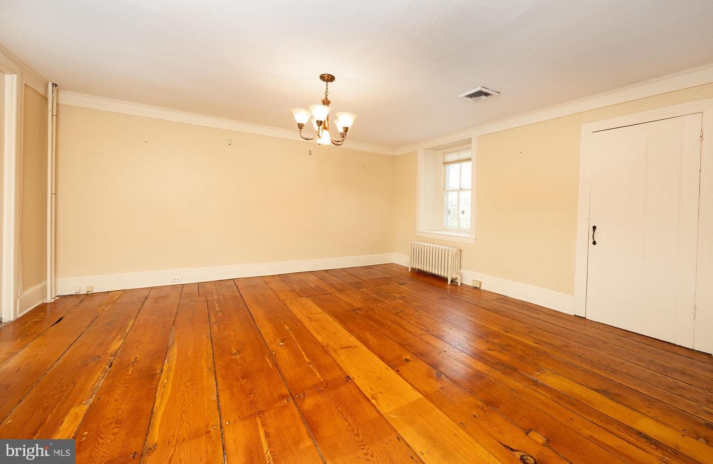 69 E Oakland Avenue photo 11