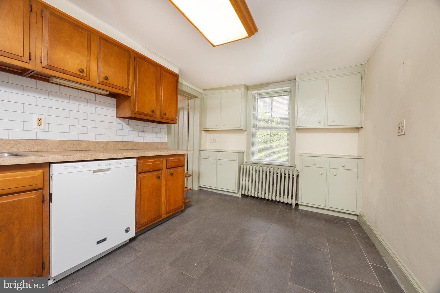 69 E Oakland Avenue photo 17