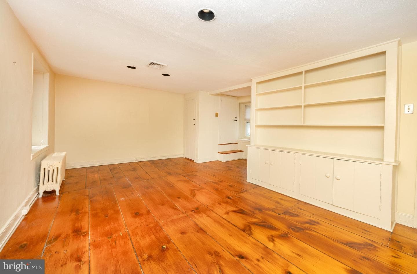 69 E Oakland Avenue photo 20