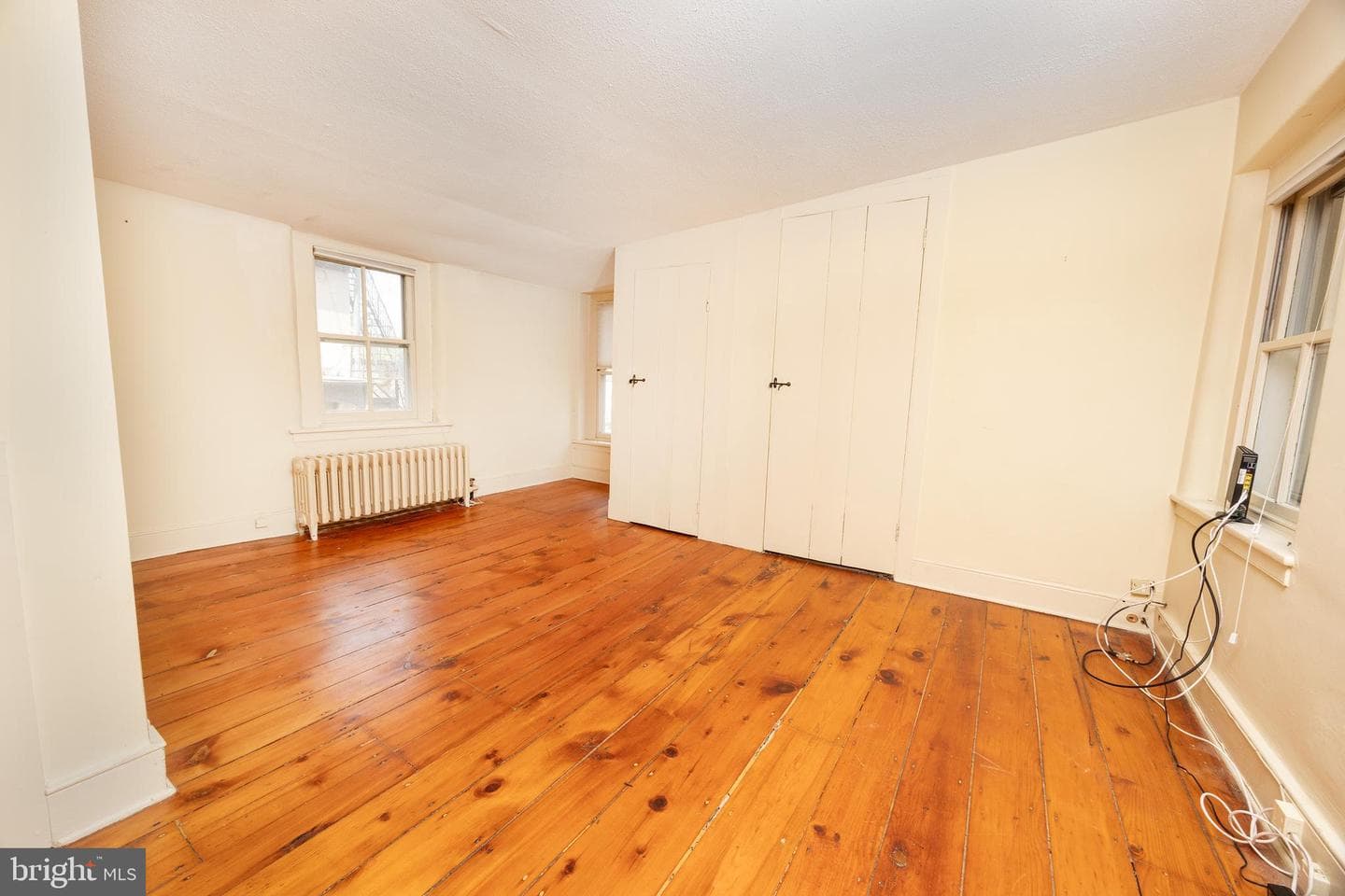69 E Oakland Avenue photo 23