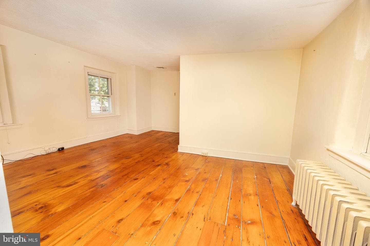 69 E Oakland Avenue photo 24