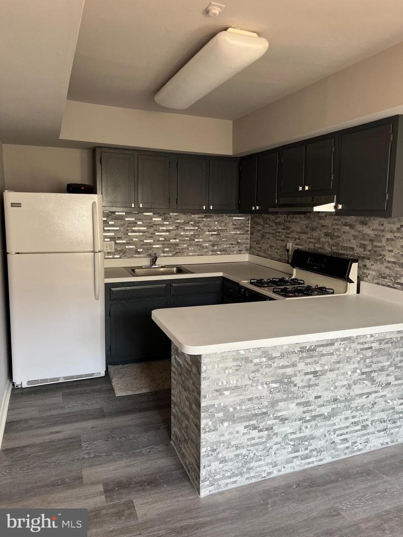 208 Hampton Crossing photo 8