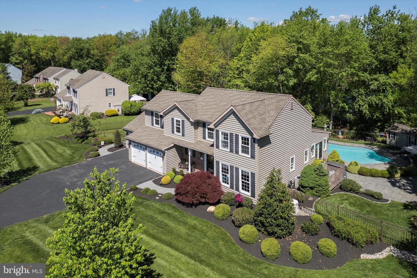 1416 Long Pond Drive photo 2