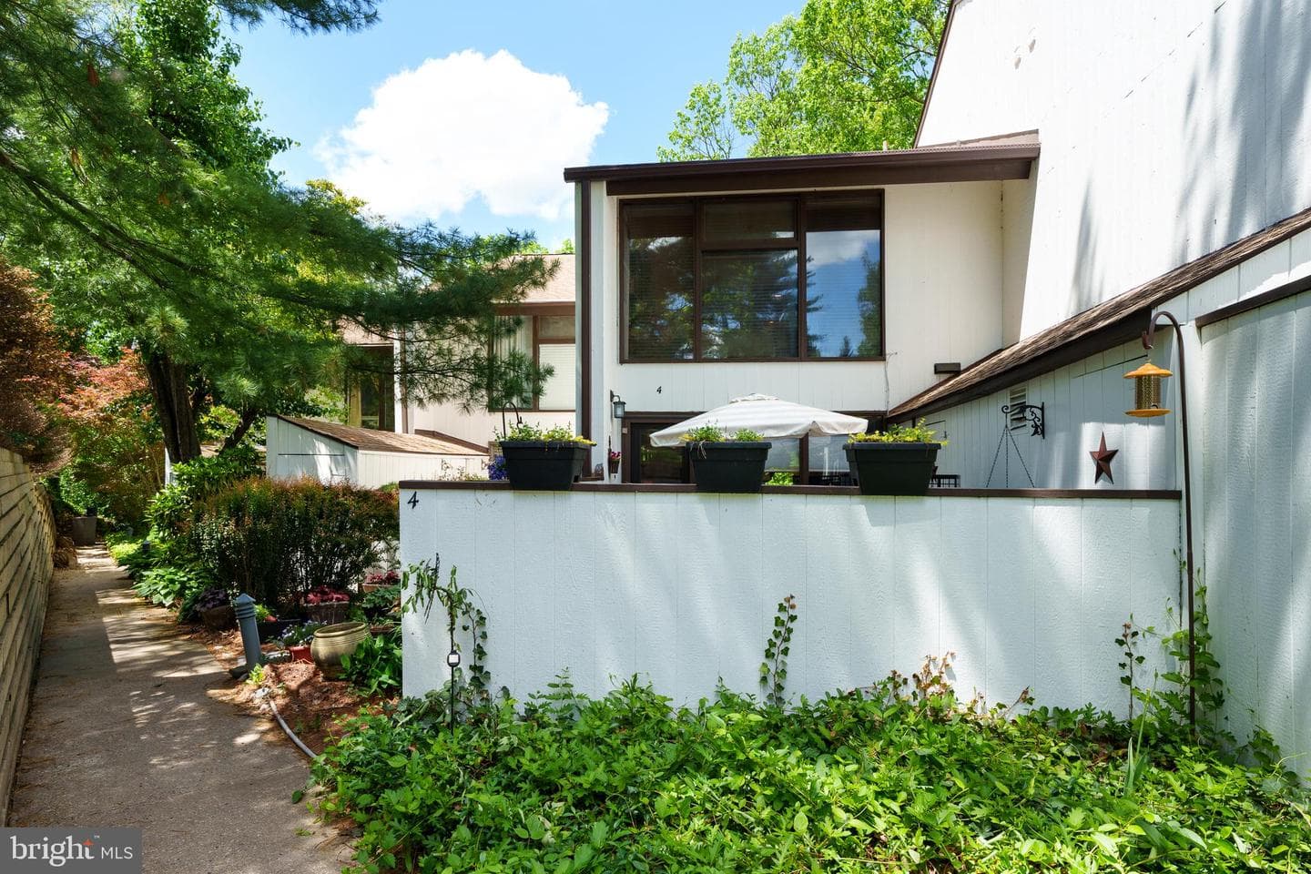 4 Arden Way