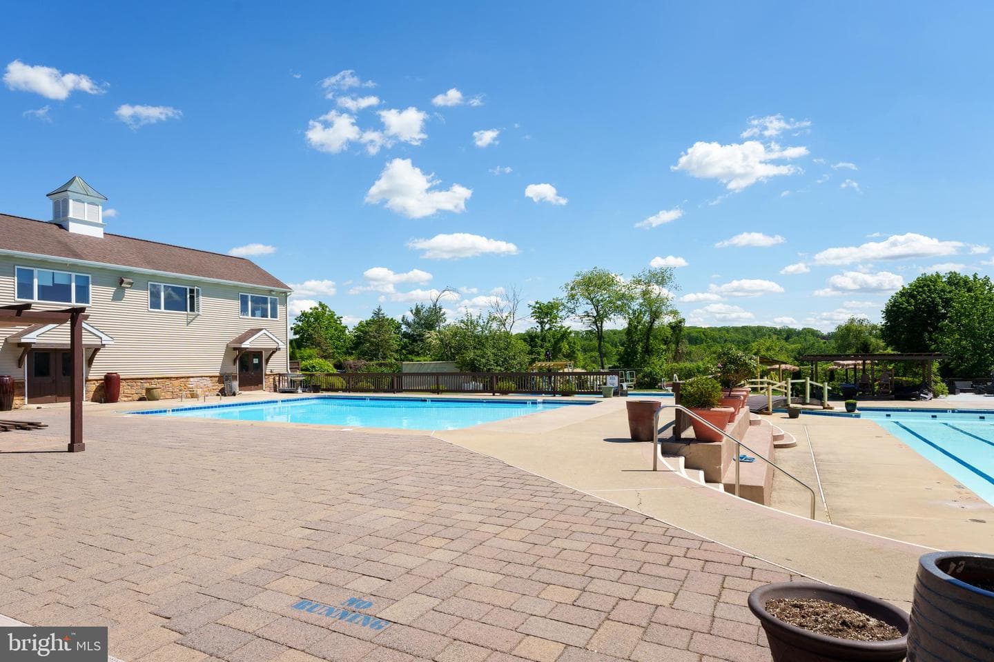 4 Arden Way photo 28