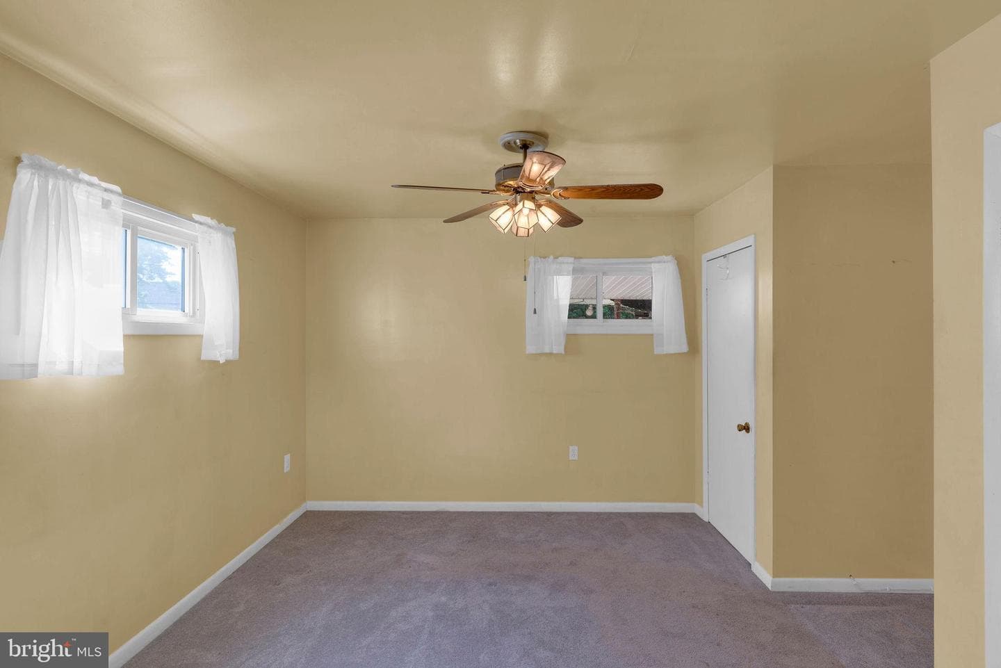 3534 Carnarvon Avenue photo 14