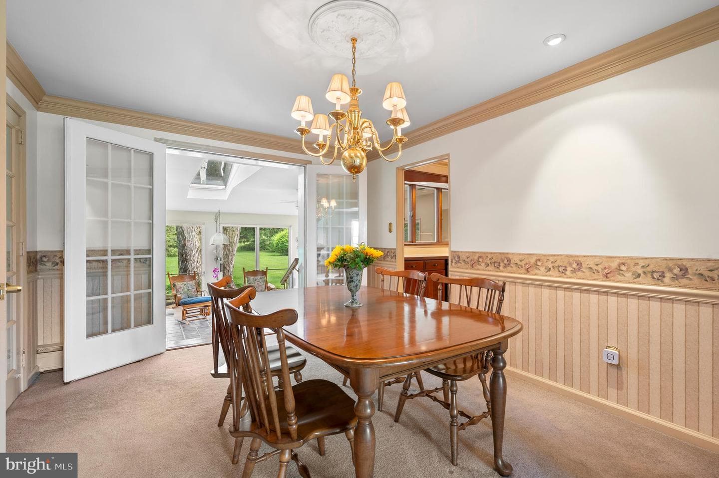 389 Hatboro Road photo 6