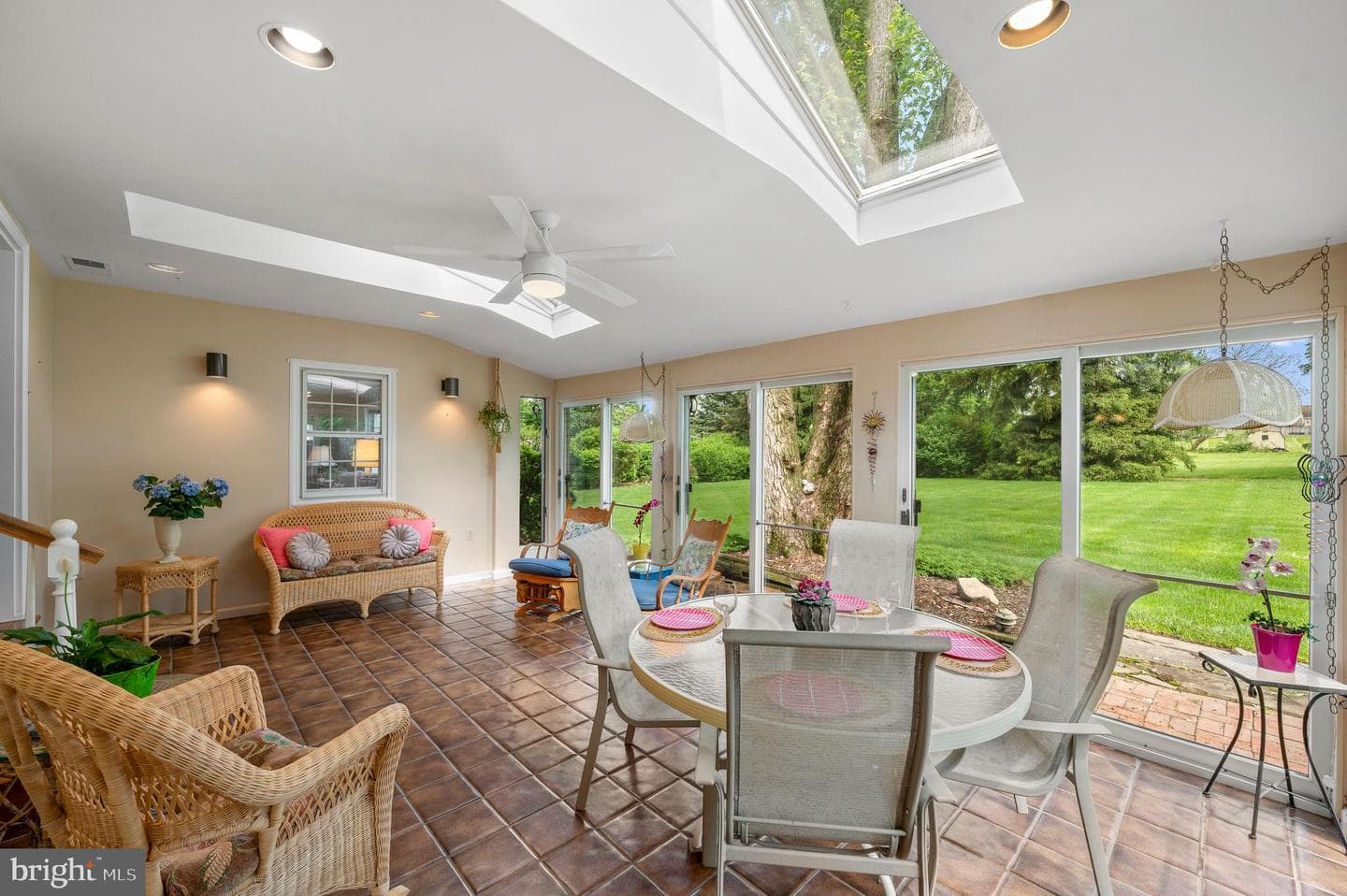 389 Hatboro Road photo 7
