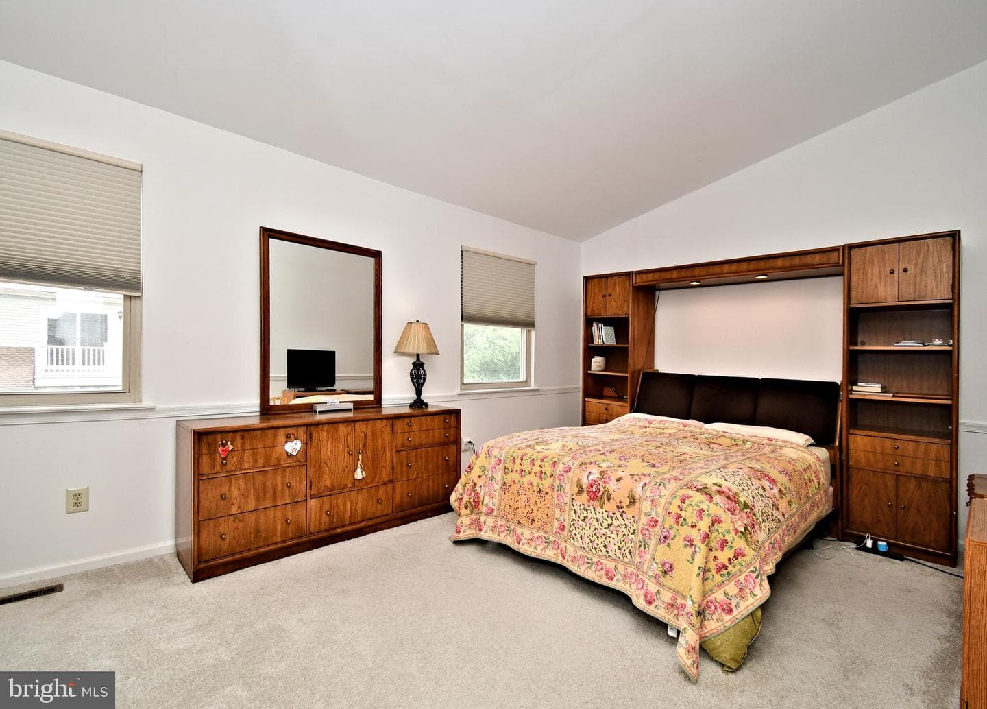 305 Ward Court photo 16