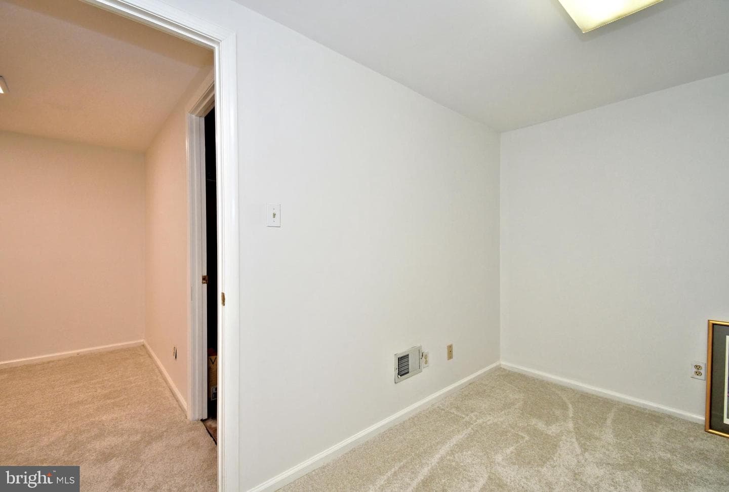 305 Ward Court photo 21