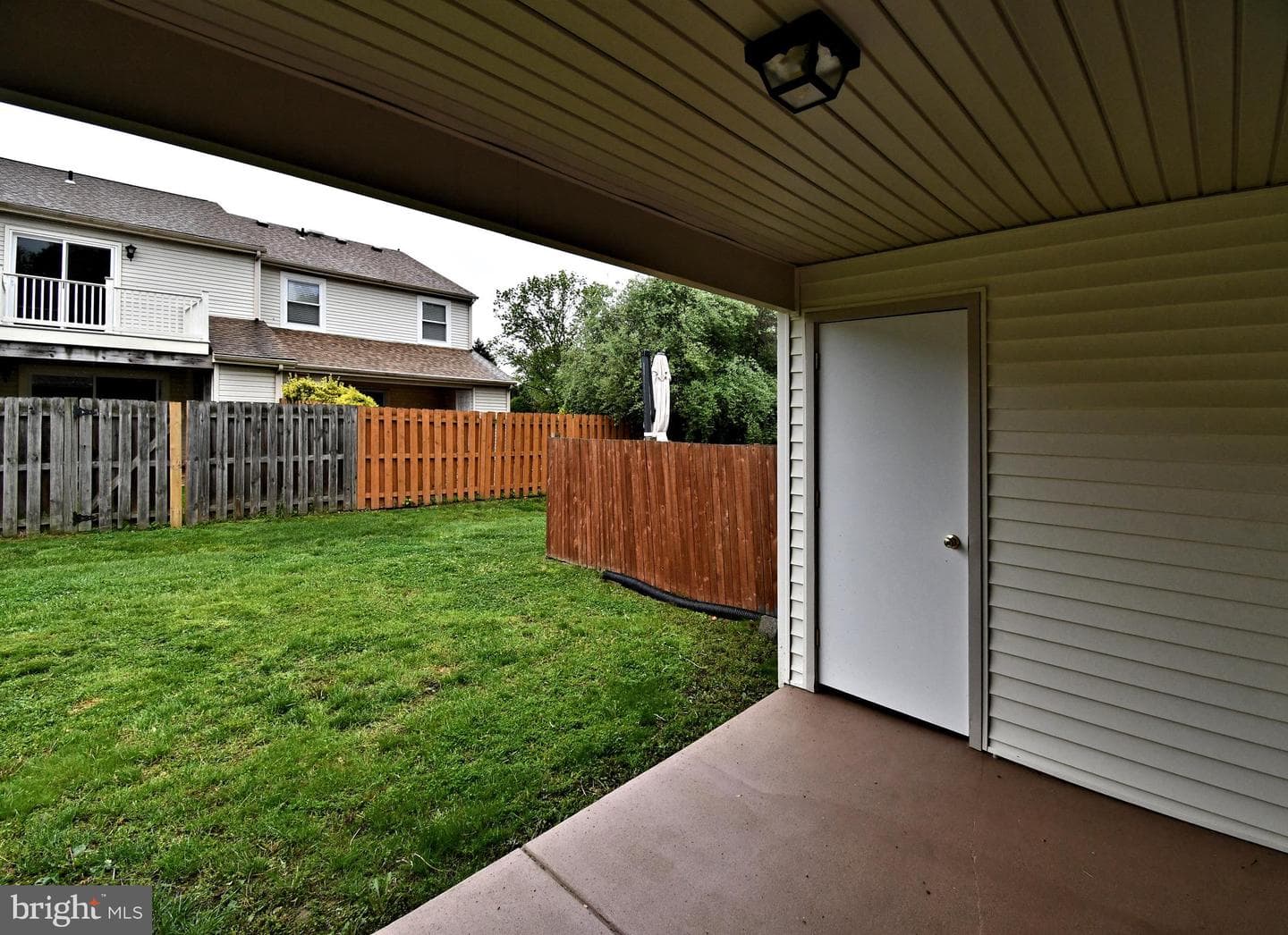 305 Ward Court photo 23