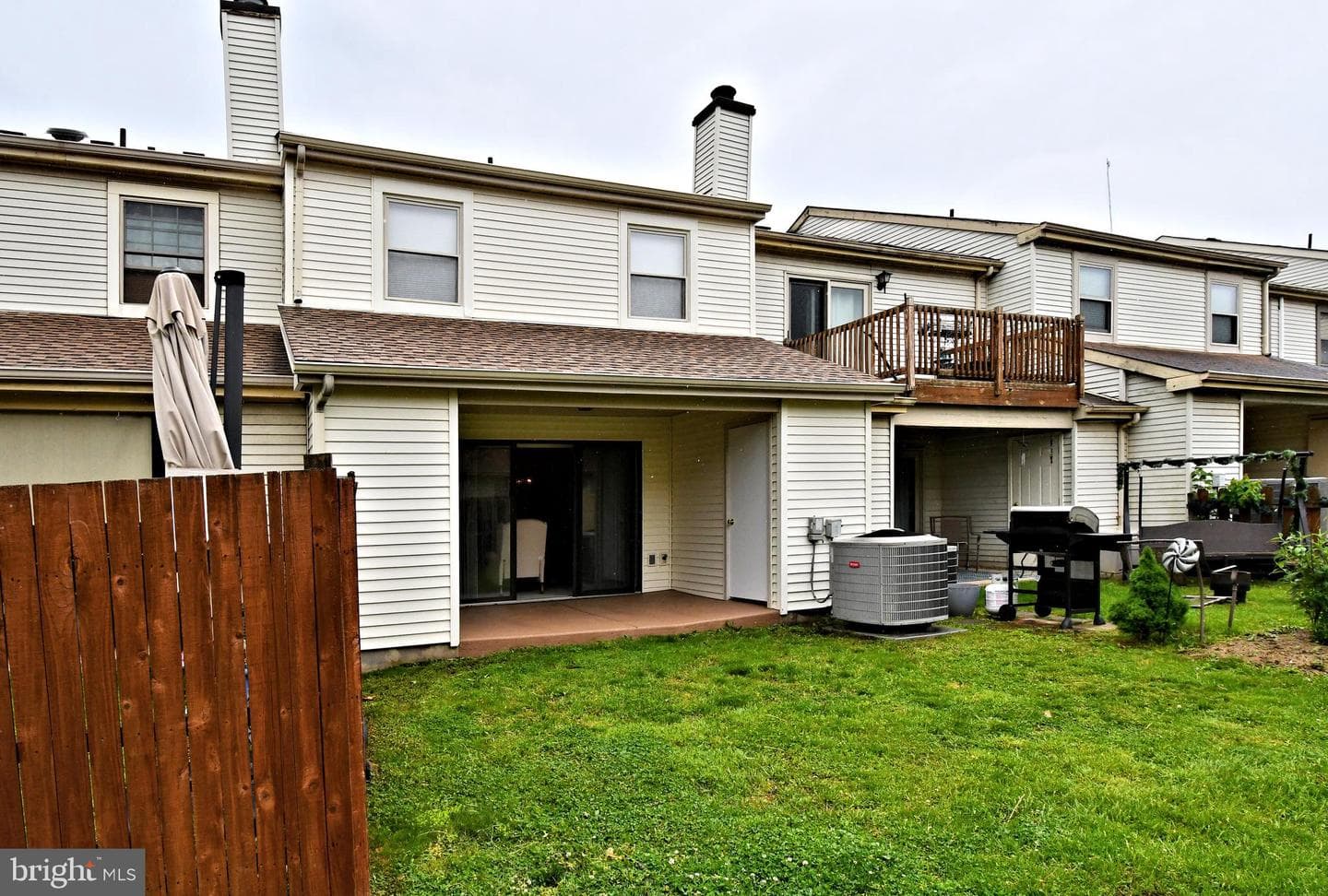 305 Ward Court photo 24