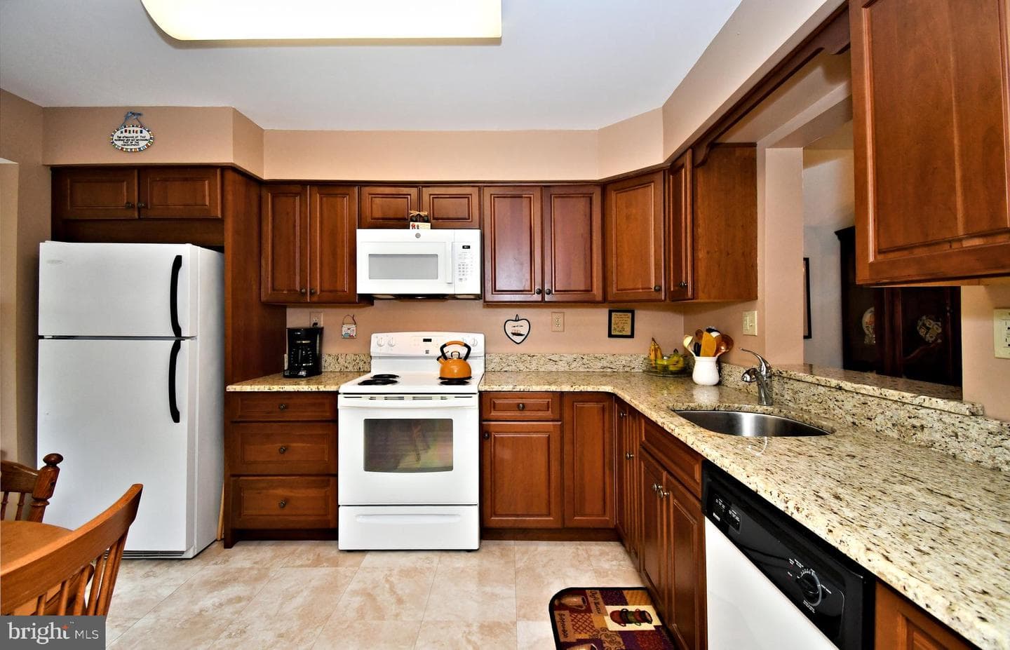 305 Ward Court photo 4