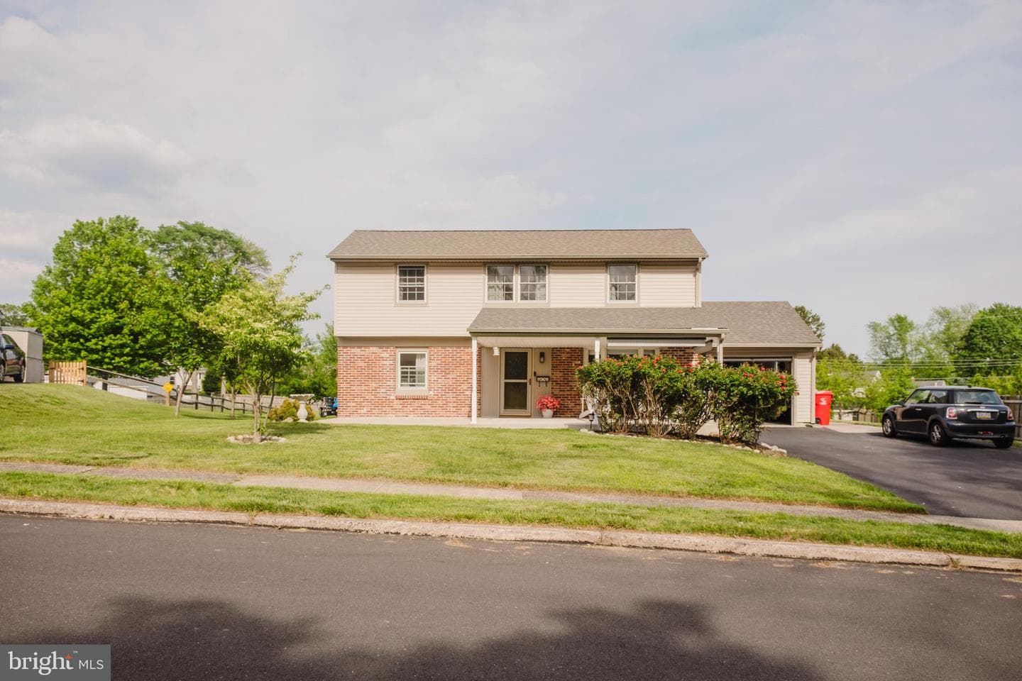 431 Camberly Road photo 3